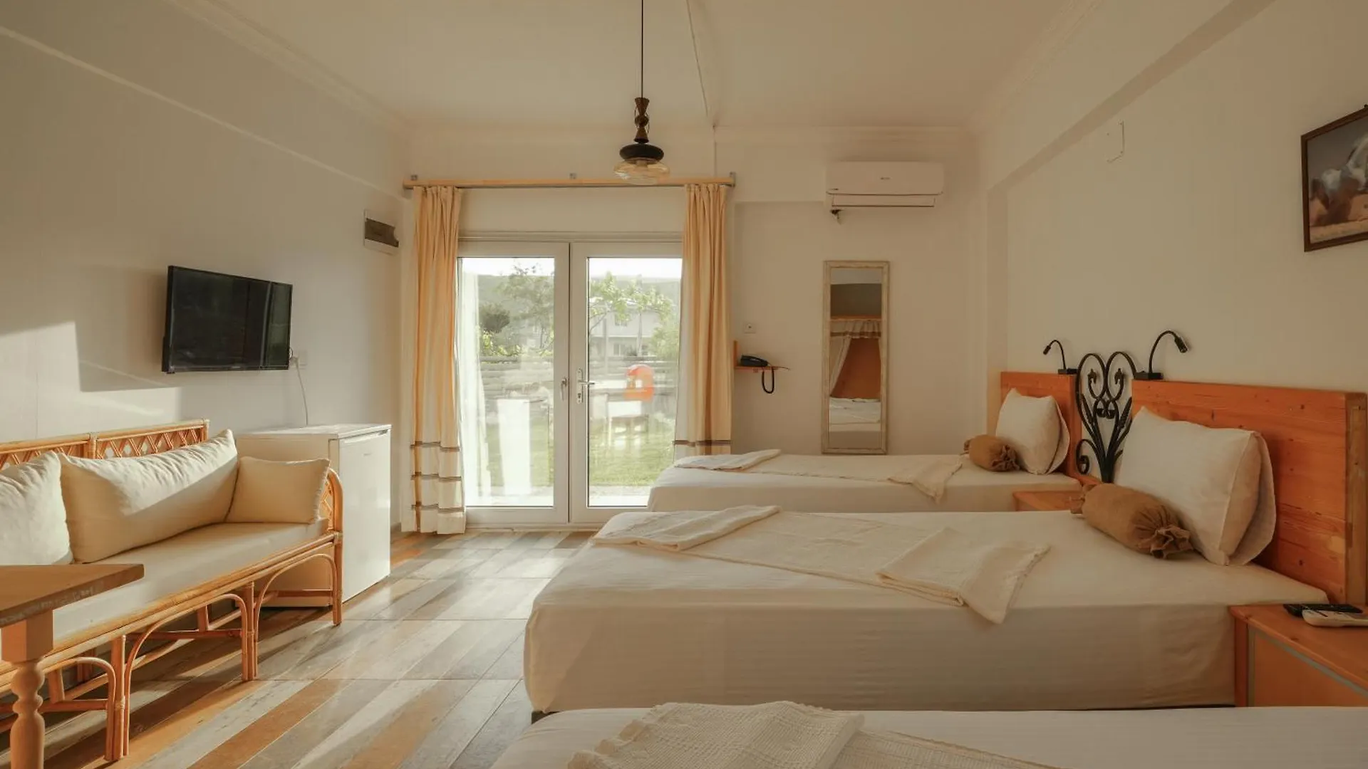 *** Apart Otel La Vida Otel Urla Türkiye