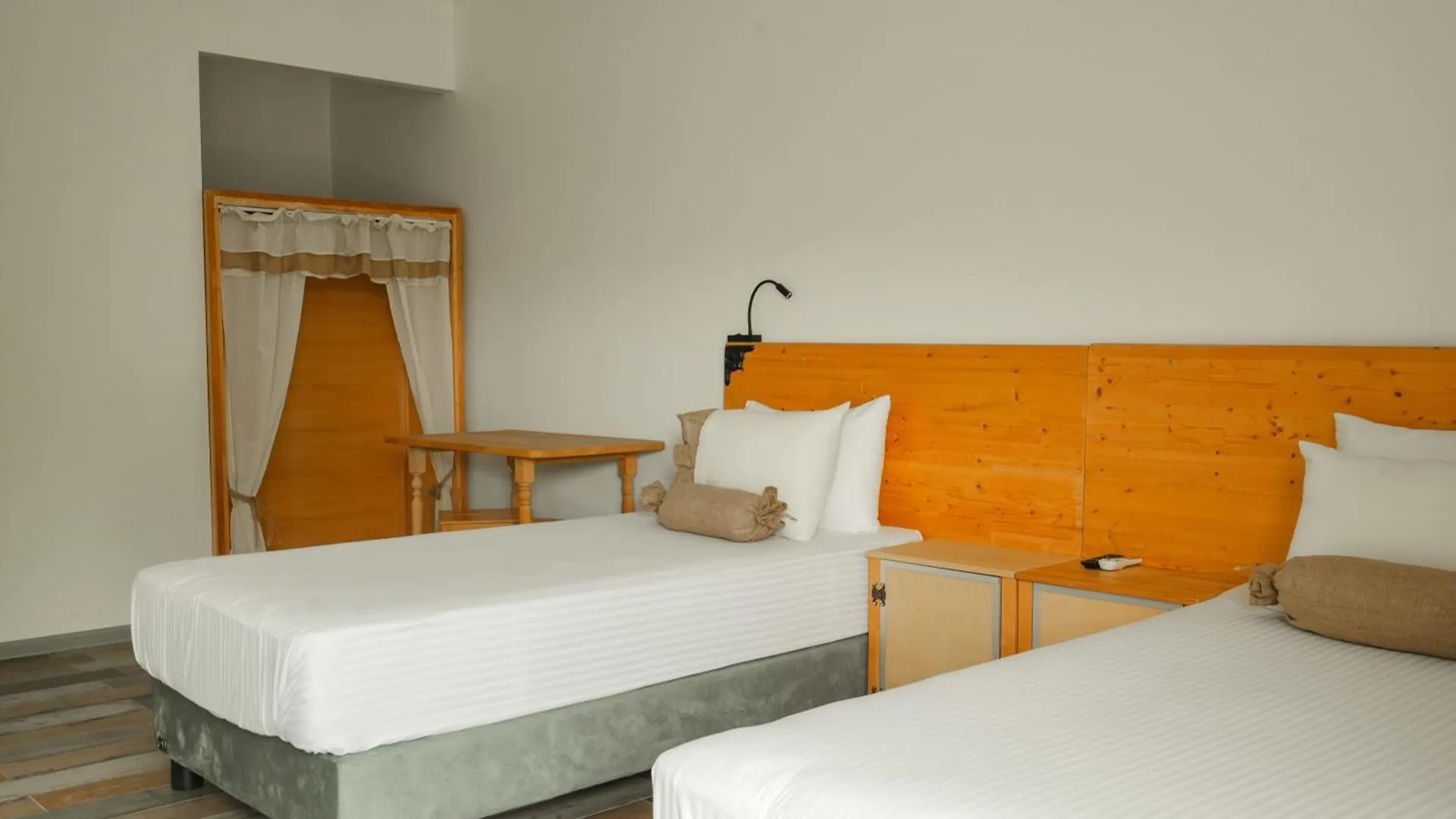La Vida Otel Urla 3*,