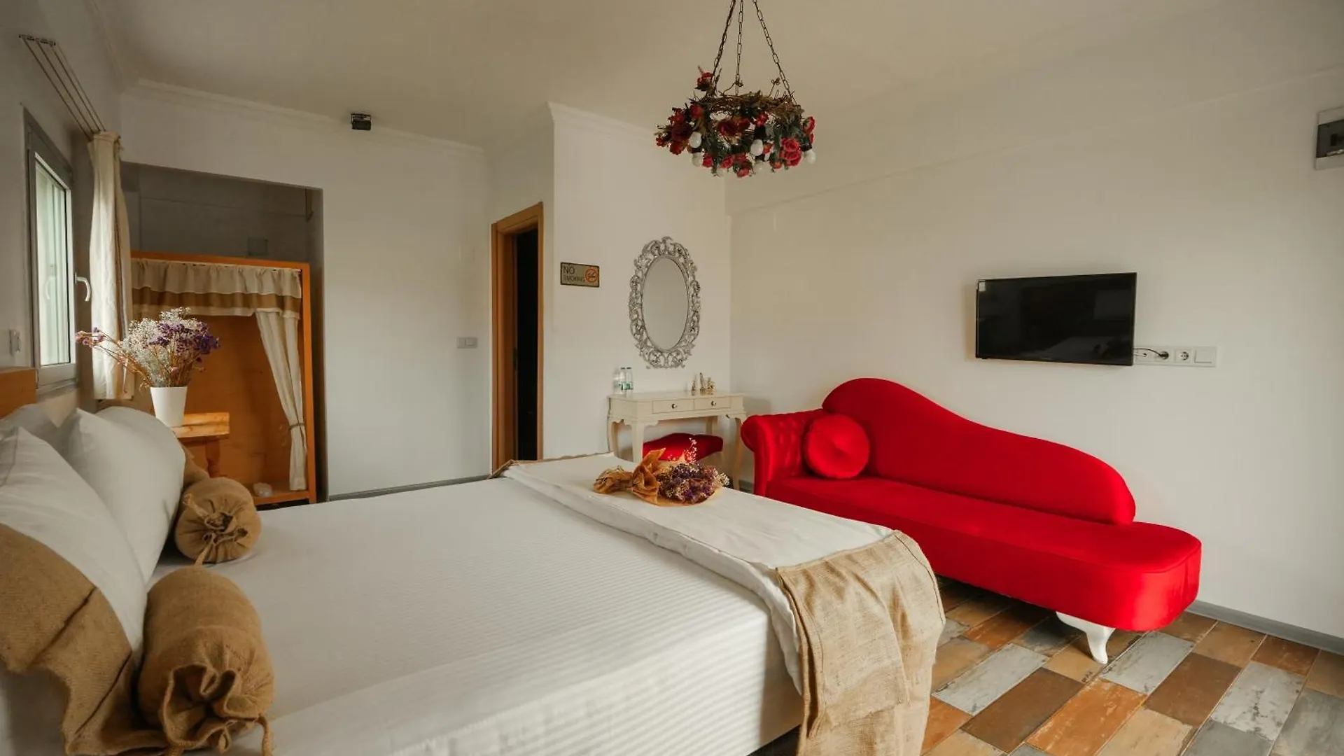 *** Apart Otel La Vida Otel Urla Türkiye