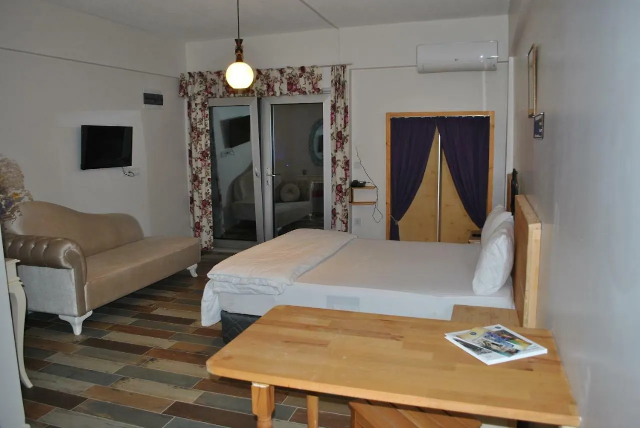*** Apart Otel La Vida Otel Urla Türkiye